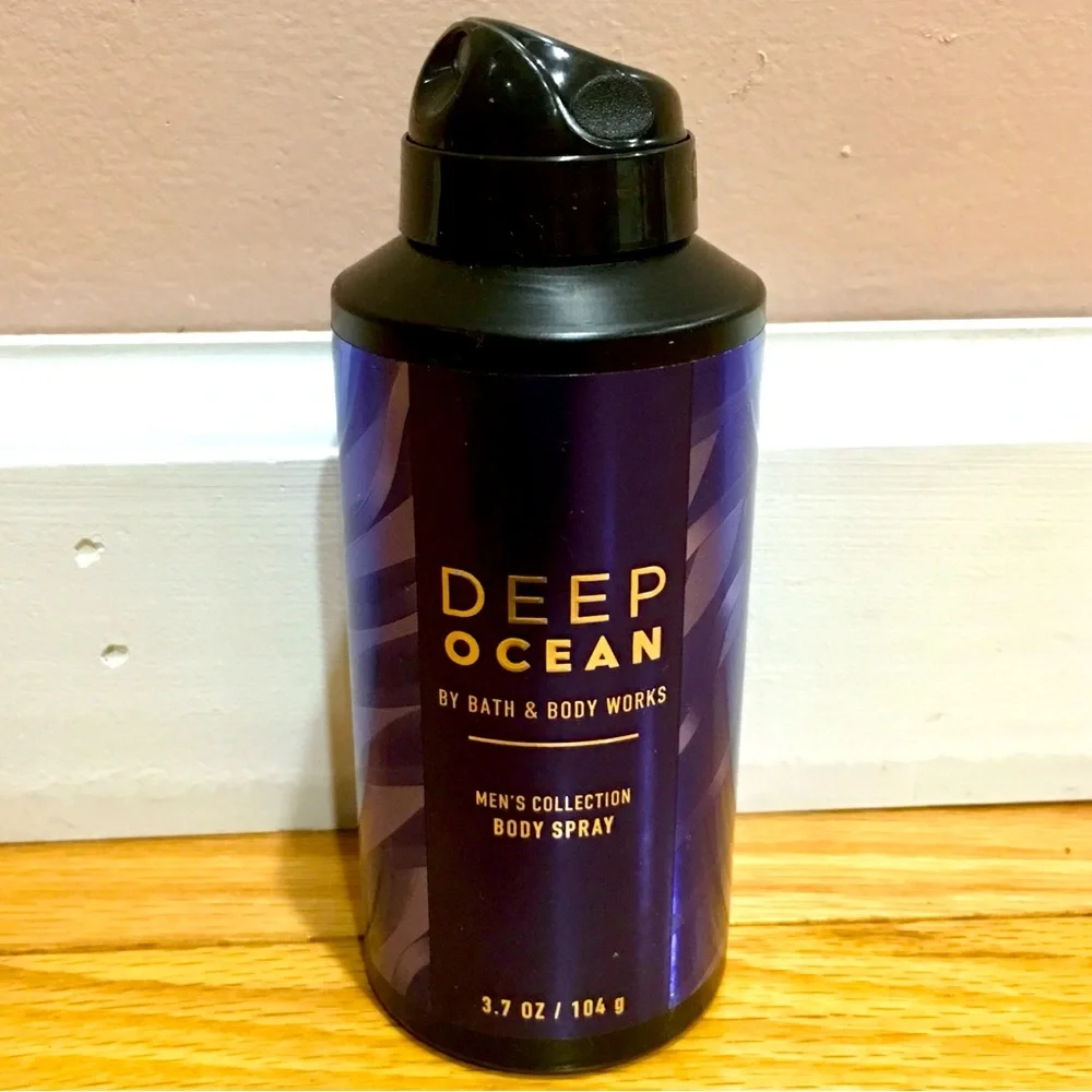 NWT Bath & Body Works Deep Ocean Body Spray - Blue